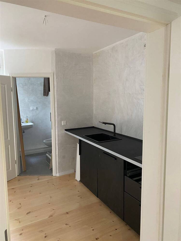 Tolle, Lichtdurchflutete 3 Zimmer Wohnung über 2 Ebenen und großer Terrasse. Erstbezug nach Sanierung!