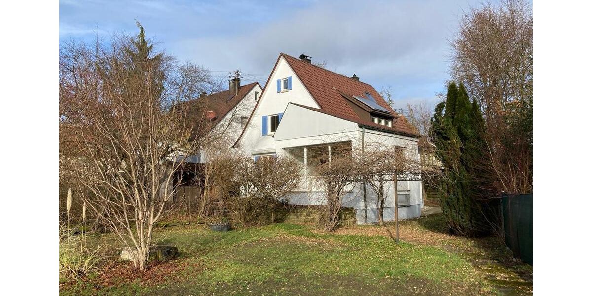 Vermietung: Einfamilienhaus mit großem Garten, zentrale Lage 5 zimmer