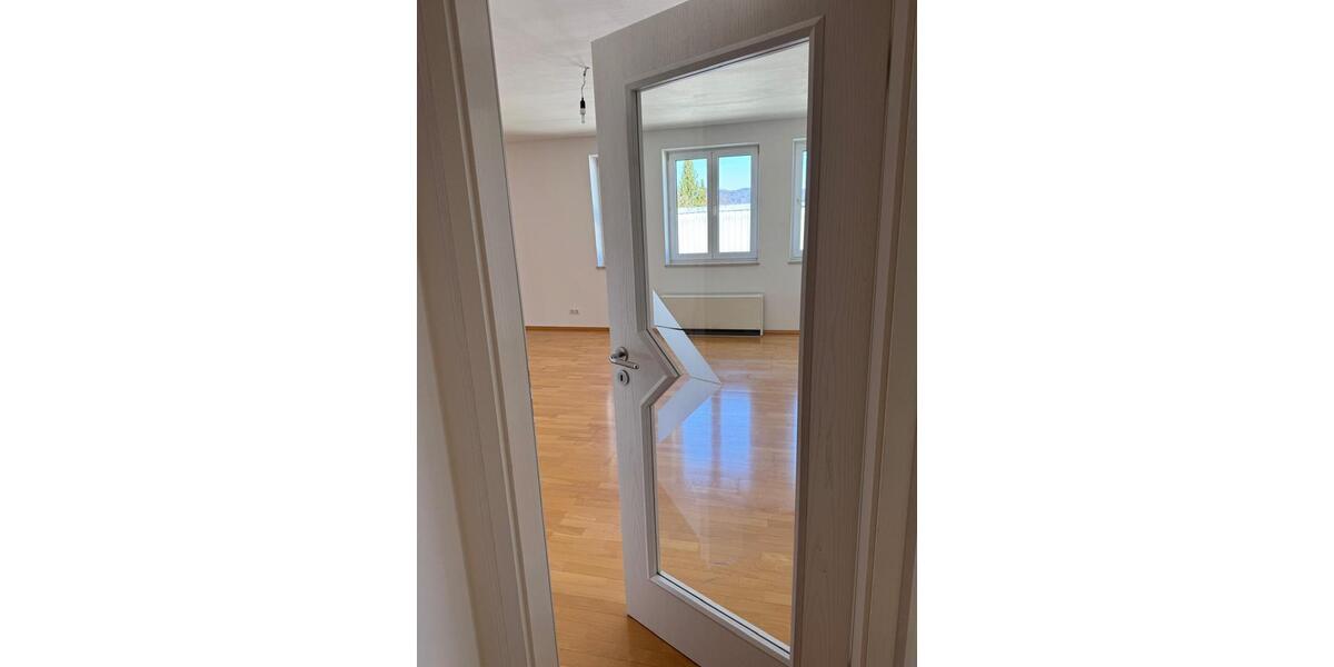 Dachgeschoßwohnung Schöllnach - 2 Zimmer, 88 m&sup2;, 600&euro; | Angebot:26101489