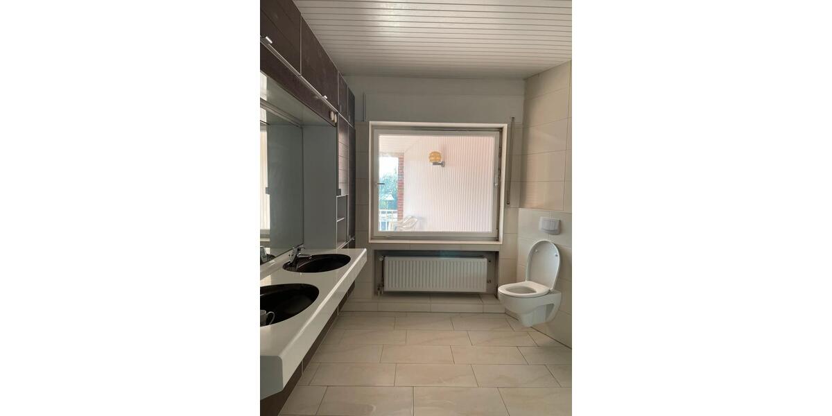 Dachgeschoßwohnung Papenburg - 7 Zimmer, 133 m&sup2;, 1.300&euro; | Angebot:25921406