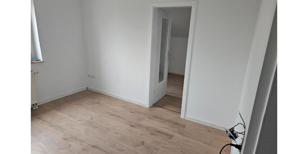 Dachgeschoßwohnung Limbach-Oberfrohna Oberfrohna - 2 Zimmer, 54 m&sup2;, 330&euro; | Angebot:26597859