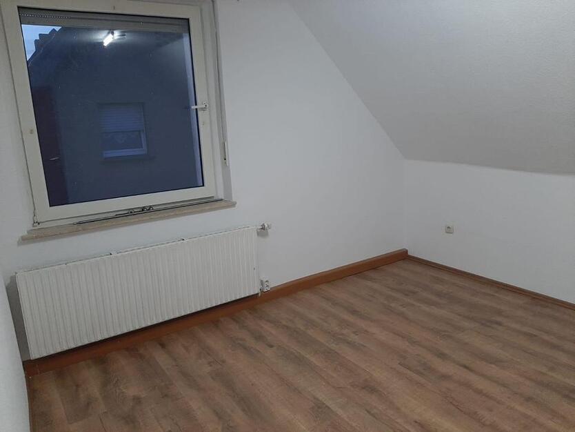 4-Zimmer-Wohnung im DG zu vermieten