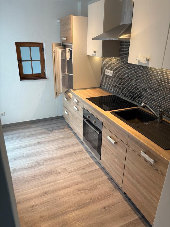 Zu Vermieten : 3-Zimmer Wohnung im Erdgeschoss
