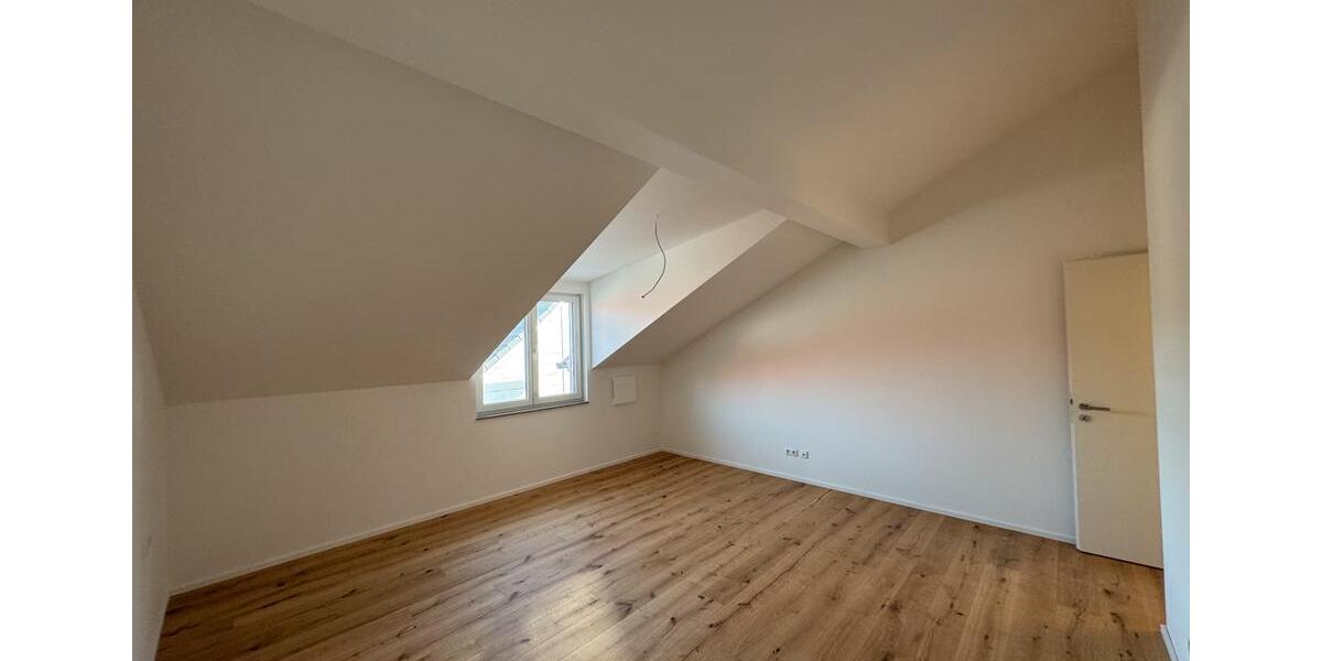 Dachgeschoßwohnung Legau - 3 Zimmer, 99 m&sup2;, 1.250&euro; | Angebot:24422363
