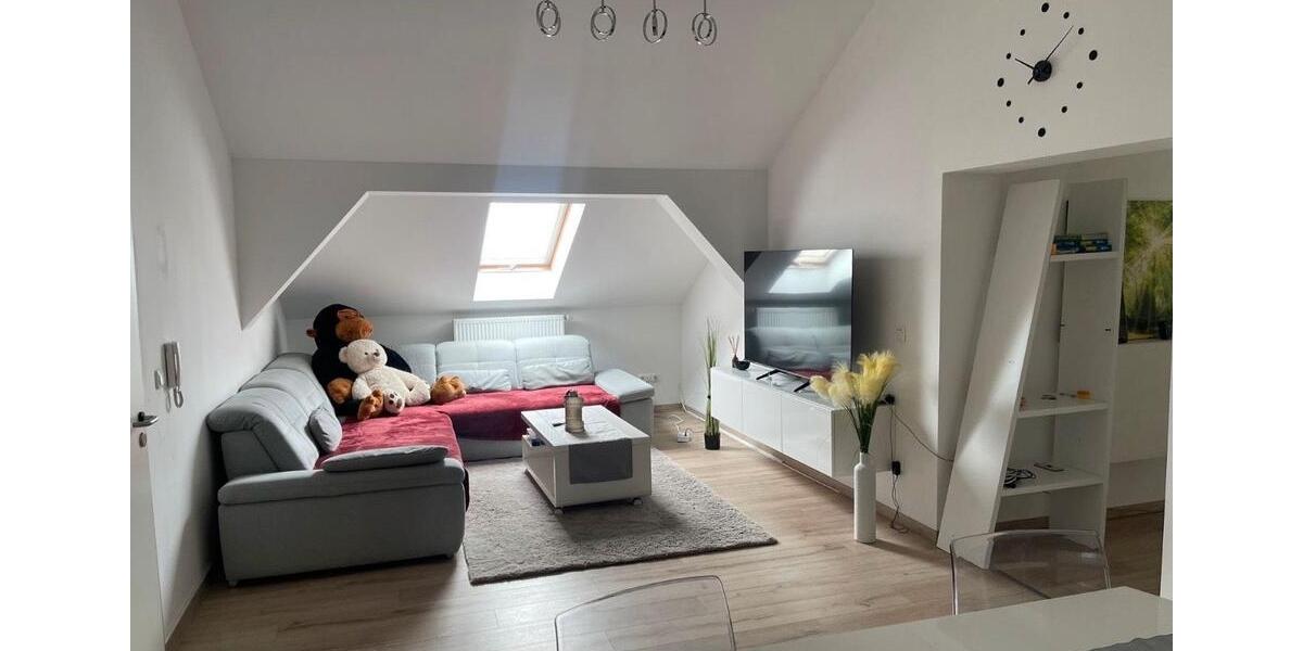 Dachgeschoßwohnung Mamming - 3 Zimmer, 115 m&sup2;, 1.040&euro; | Angebot:25639640