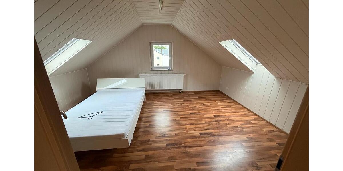 Dachgeschoßwohnung Elsenfeld - 3 Zimmer, 88 m&sup2;, 800&euro; | Angebot:26537116