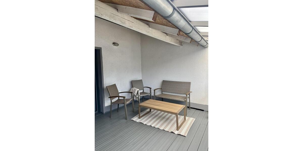 Großzügiges möbliertes Zimmer in WG 1 zimmer