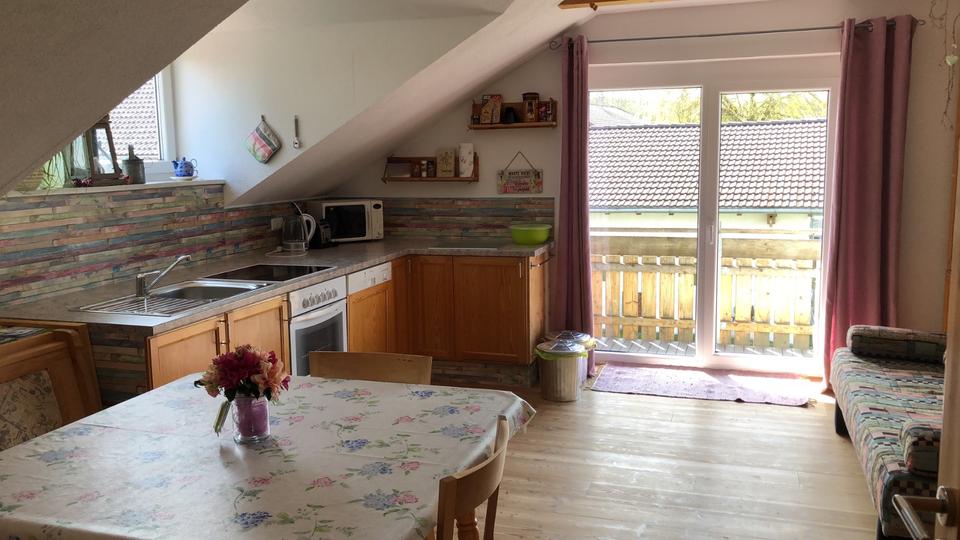 Dachgeschoßwohnung Durach - 1 Zimmer, 113 m&sup2;, 1.400&euro; | Angebot:24673278