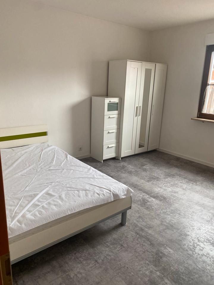 Schöne 6er WG ab 1.1.2026 Frei für StudentenPraktikanten zimmer