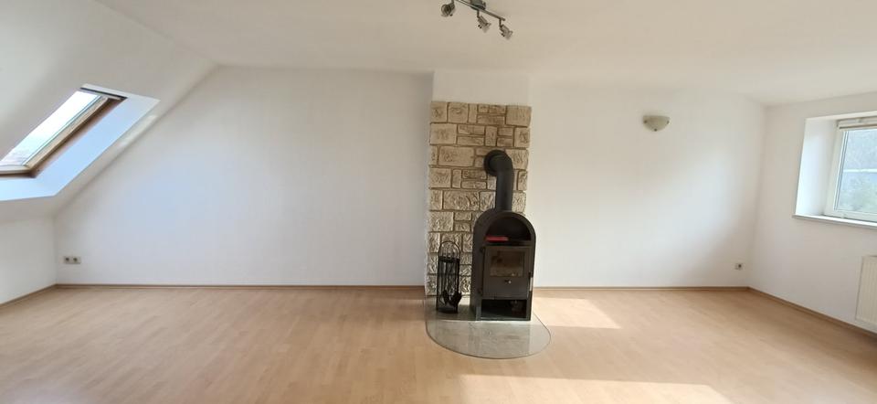 Dachgeschoßwohnung Mühlhausen (Thüringen) - 3 Zimmer, 60 m&sup2;, 415&euro; | Angebot:25321925