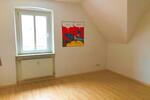 Dachgeschoßwohnung Weiden in der Oberpfalz - 3 Zimmer, 90 m&sup2;, 850&euro; | Angebot:26638674