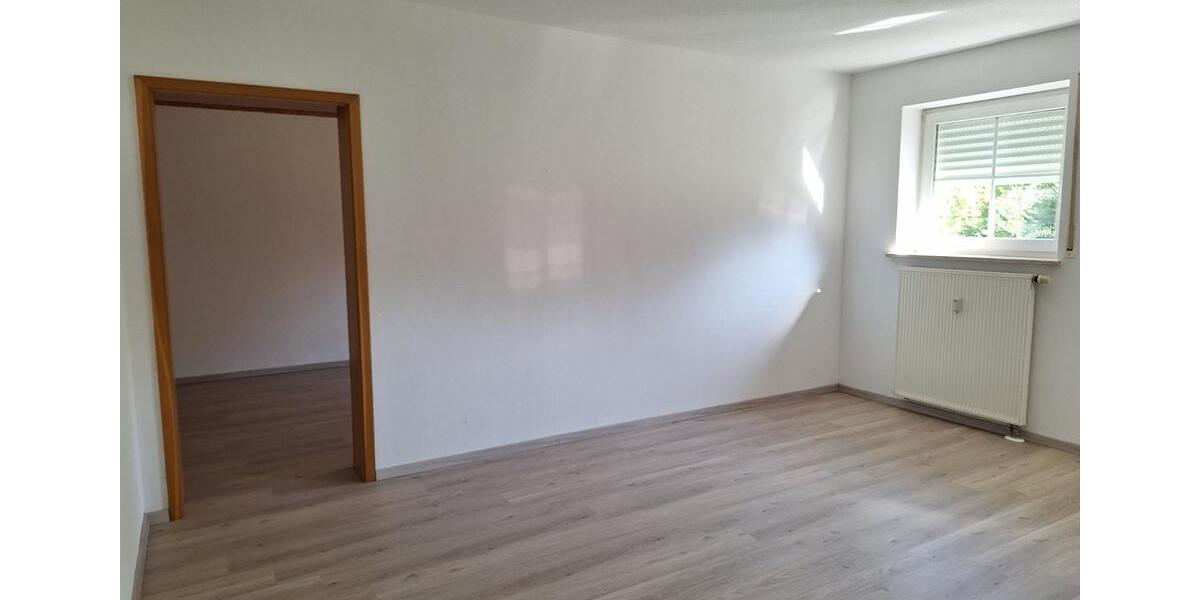 Etagenwohnung Schierling - 3 Zimmer, 90 m&sup2;, 600&euro; | Angebot:25655385
