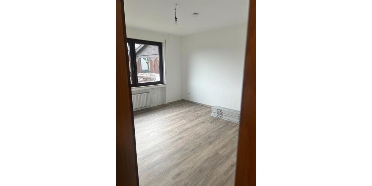 Erdgeschoßwohnung Lennestadt - 4 Zimmer, 110 m&sup2;, 890&euro; | Angebot:26635689