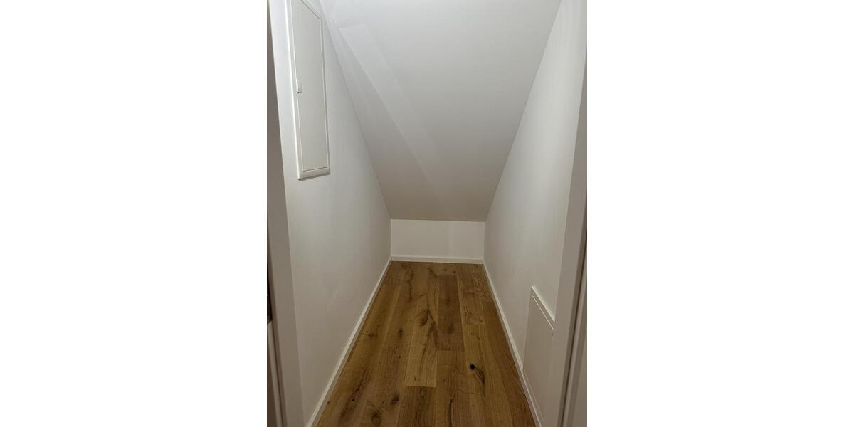 Erstbezug! Exklusives Wohnen im DG: 3-Zimmer, 5m Deckenhöhe, KfW 40, Klimaanlage, EBK & Südbalkon 3 zimmer