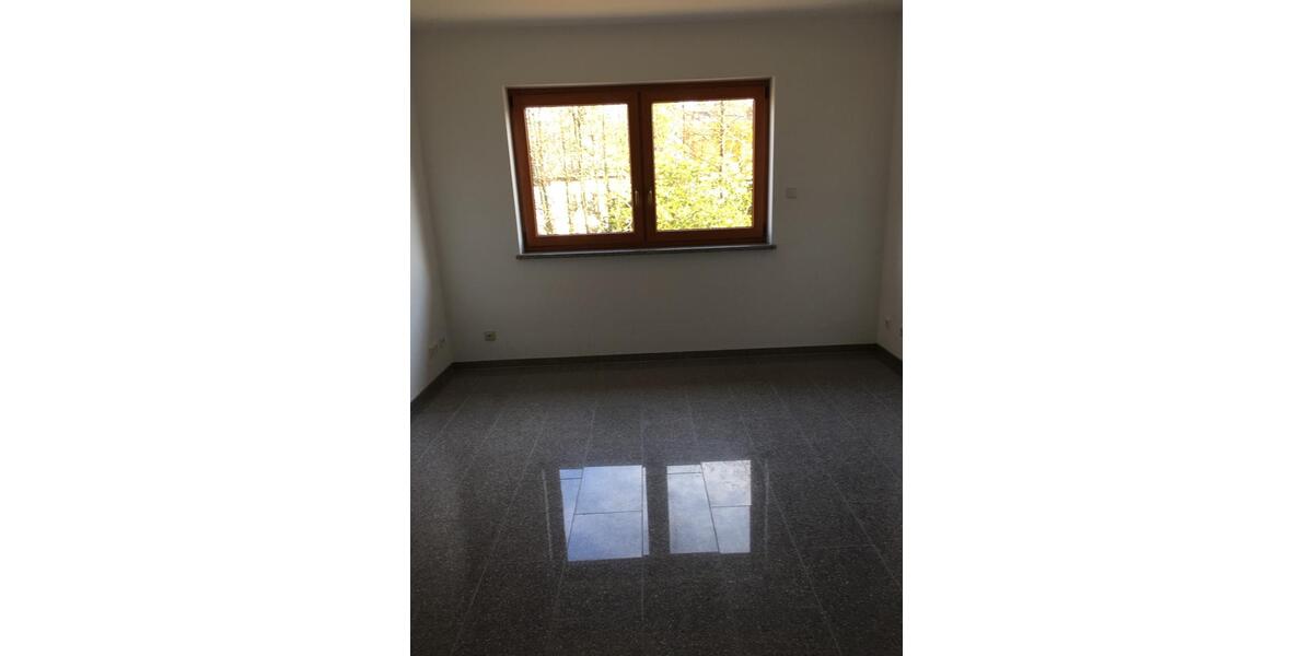 Etagenwohnung Saarbrücken Ensheim - 4 Zimmer, 105 m&sup2;, 850&euro; | Angebot:26225918