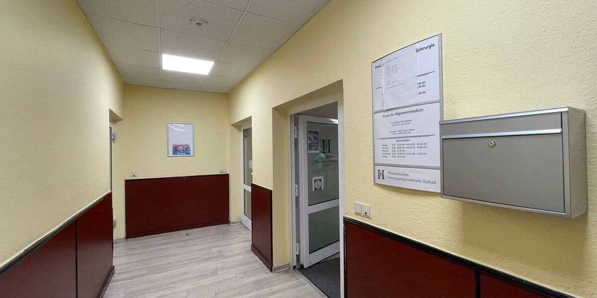 Gewerbeobjekt Dessau-Roßlau Roßlau - 1 Zimmer, 260 m&sup2;, 1.857&euro; | Angebot:26080613