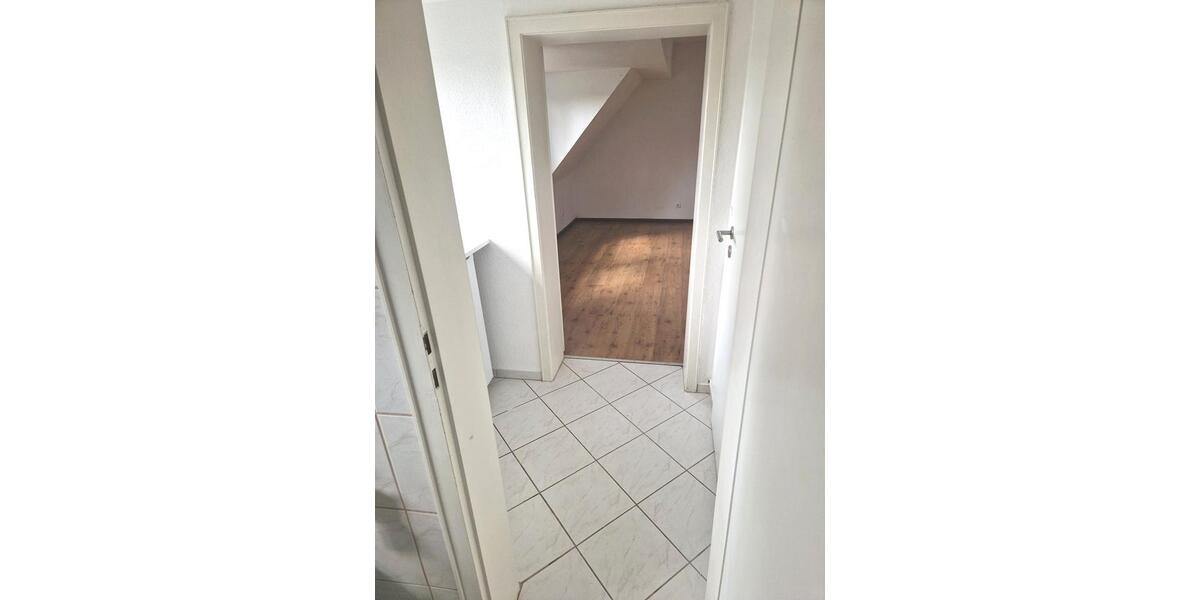 Dachgeschoßwohnung Köln Rodenkirchen - 1 Zimmer, 25 m&sup2;, 600&euro; | Angebot:26048075