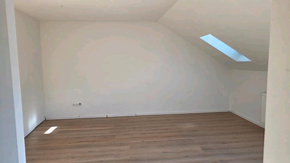 Dachgeschoßwohnung Lüdenscheid - 4 Zimmer, 85 m&sup2;, 795&euro; | Angebot:26449067