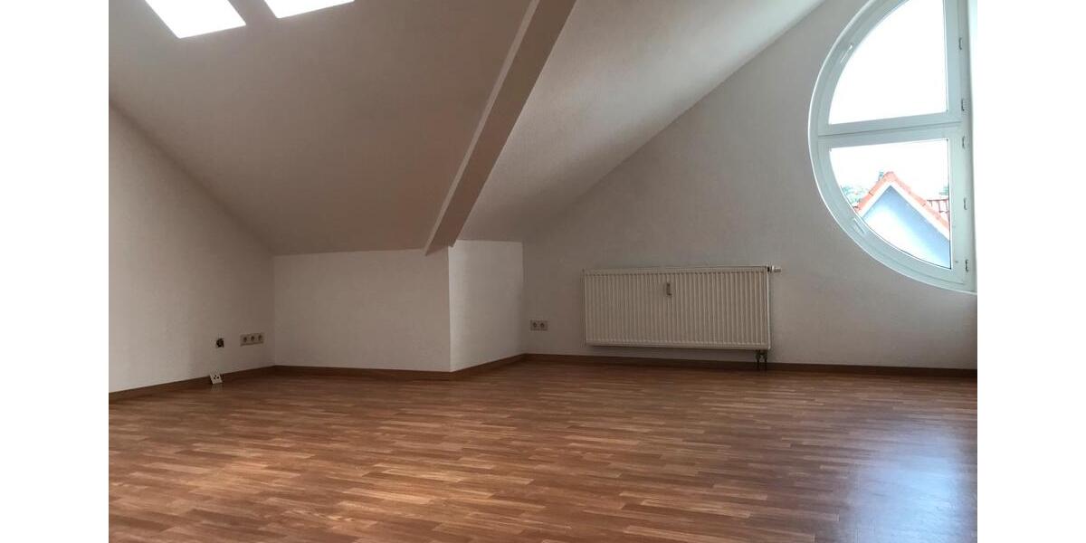 Dachgeschoßwohnung Zella-Mehlis Mehlis - 3 Zimmer, 75 m&sup2;, 475&euro; | Angebot:24804670