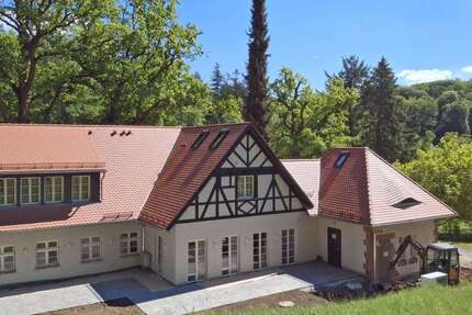 Haus zum Mieten in Marburg 5.750 € 290 m²