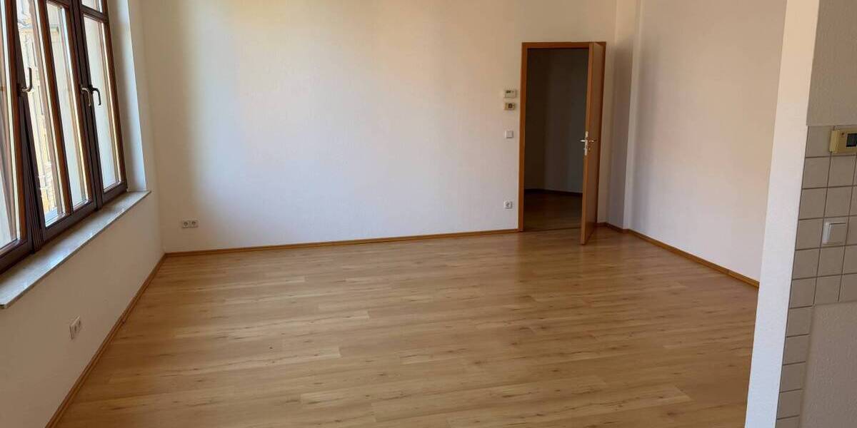 Etagenwohnung Plauen Stadtmitte - 2 Zimmer, 64 m&sup2;, 295&euro; | Angebot:26758862