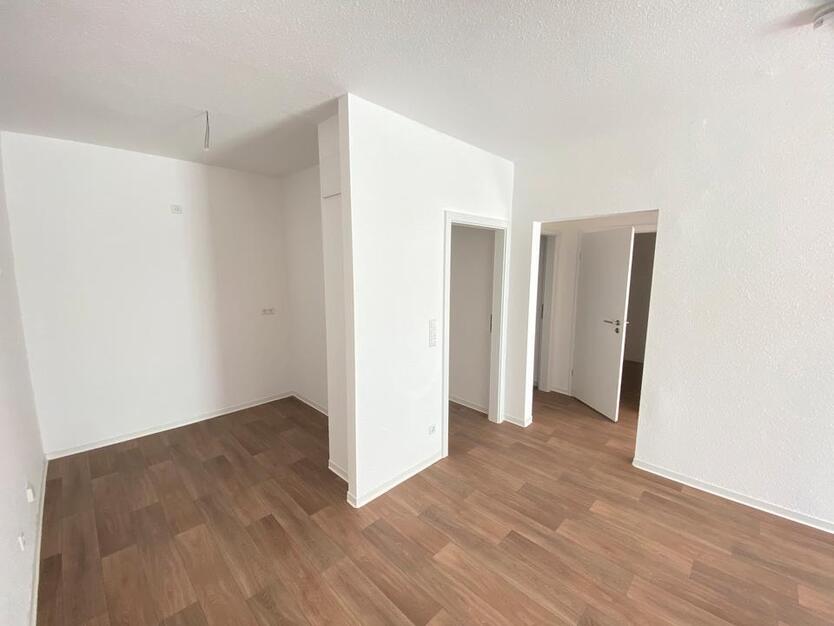 Frisch sanierte 2-Raum-Wohnung Erstbezug -- Etage je nach Kapazität frei wählbar