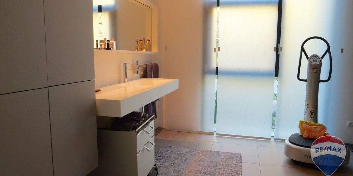 Einfamilienhaus Kranenburg Nütterden - 4 Zimmer, 230 m&sup2;, 3.500&euro; | Angebot:25672777