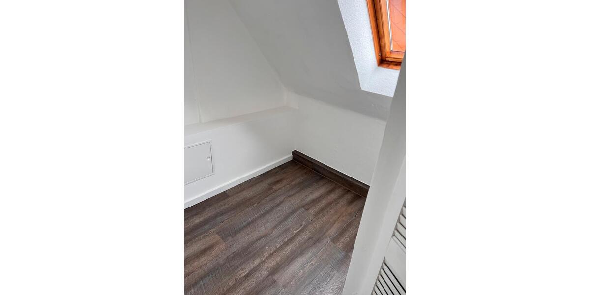 großzügige Etagenwohnung mit Dachterasse 4 zimmer