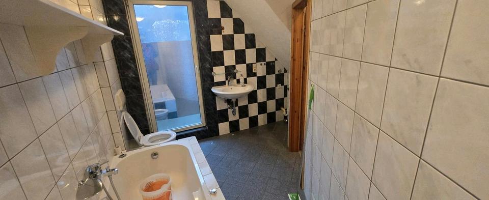 Etagenwohnung Eslohe (Sauerland) - 2 Zimmer, 90 m&sup2;, 700&euro; | Angebot:26397798