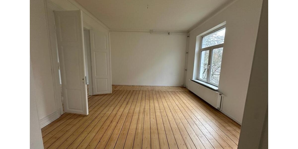 Etagenwohnung Flensburg - 5 Zimmer, 114 m&sup2;, 1.000&euro; | Angebot:25901398