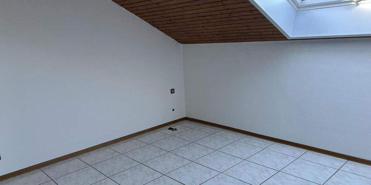 Etagenwohnung Benningen am Neckar - 3 Zimmer, 103 m&sup2;, 1.400&euro; | Angebot:25746458