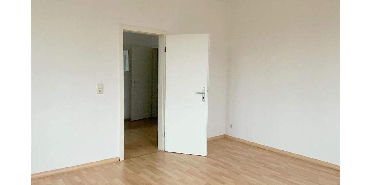 Etagenwohnung Limbach-Oberfrohna Oberfrohna - 2 Zimmer, 75 m&sup2;, 320&euro; | Angebot:25928876