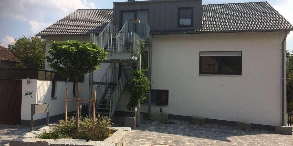 Etagenwohnung Uttenreuth - 5 Zimmer, 140 m&sup2;, 1.950&euro; | Angebot:25044071