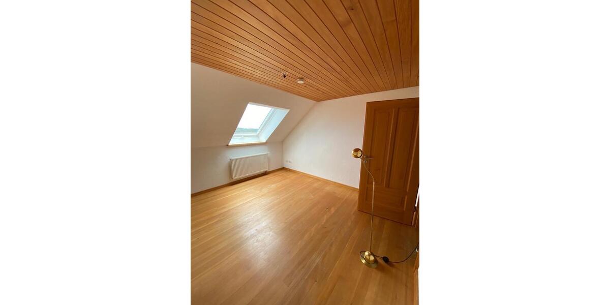 Dachgeschoßwohnung Argenbühl - 5 Zimmer, 141 m&sup2;, 1.500&euro; | Angebot:25931279