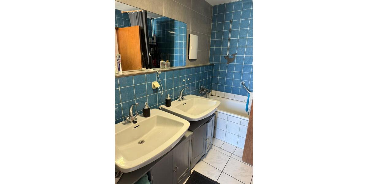Etagenwohnung Pforzheim Nordstadt - 4 Zimmer, 150 m&sup2;, 1.200&euro; | Angebot:25883008