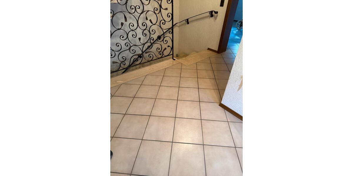 Erdgeschoßwohnung Albersweiler - 4 Zimmer, 160 m&sup2;, 1.150&euro; | Angebot:26580460