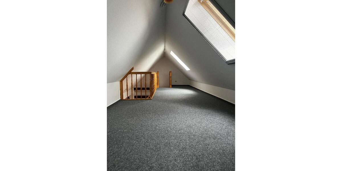 Dachgeschoßwohnung Querfurt - 2.5 Zimmer, 74 m&sup2;, 407&euro; | Angebot:25979197