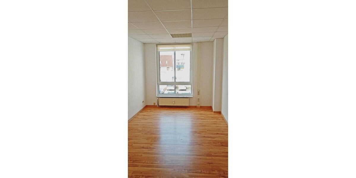 Etagenwohnung Anklam Mittelfeld - 5 Zimmer, 145 m&sup2;, 1.350&euro; | Angebot:26200835