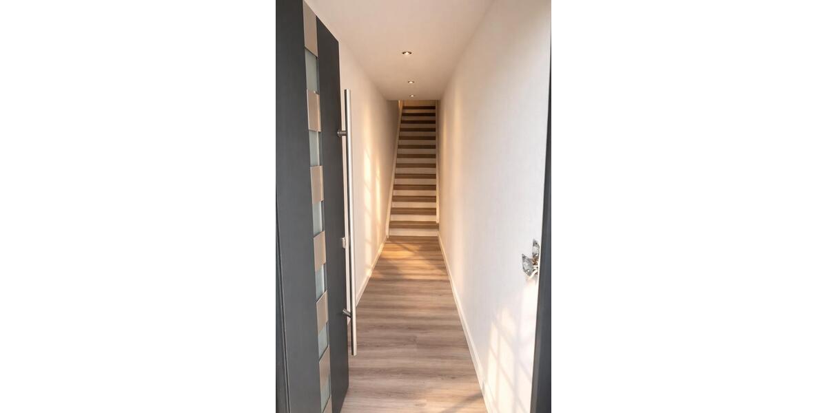 Dachgeschoßwohnung Münster-Sarmsheim Sarmsheim - 3 Zimmer, 90 m&sup2;, 1.050&euro; | Angebot:26186773