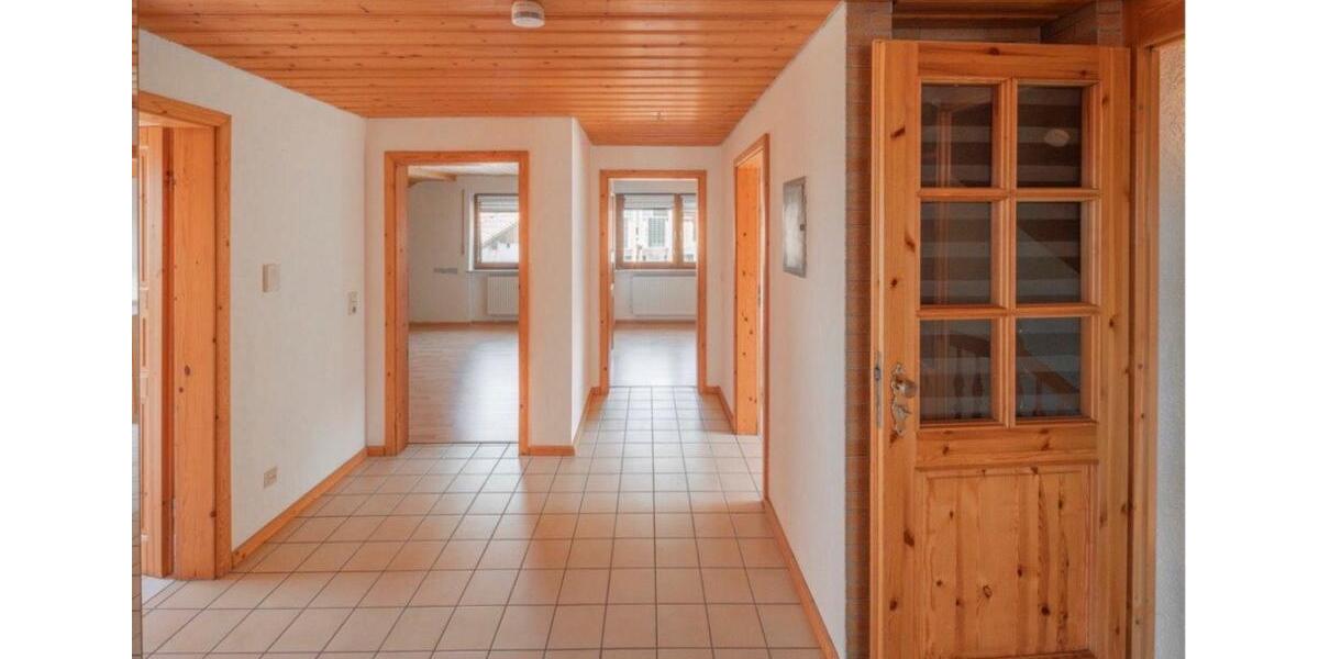 Dachgeschoßwohnung Sulz am Neckar - 3 Zimmer, 86 m&sup2;, 850&euro; | Angebot:24952153