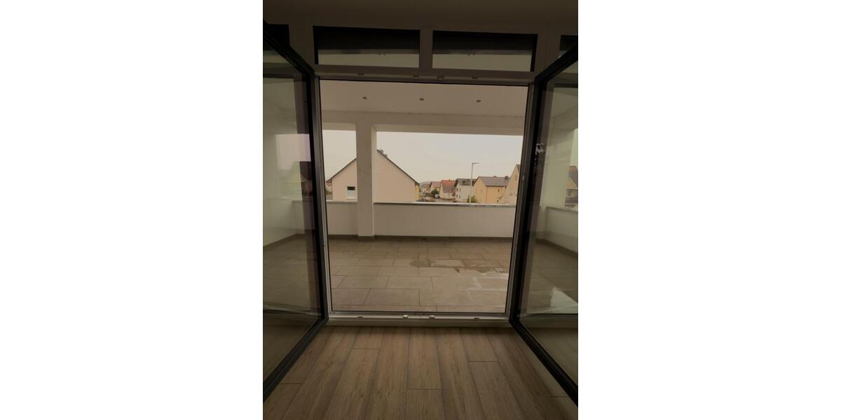 Etagenwohnung Großwallstadt - 4 Zimmer, 174 m&sup2;, 1.650&euro; | Angebot:25342133