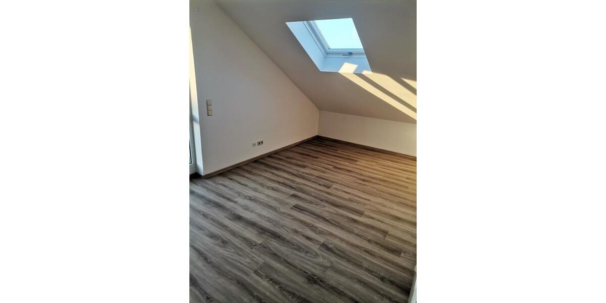 Dachgeschoßwohnung Frankenberg (Sachsen) - 2 Zimmer, 56 m&sup2;, 290&euro; | Angebot:24711072