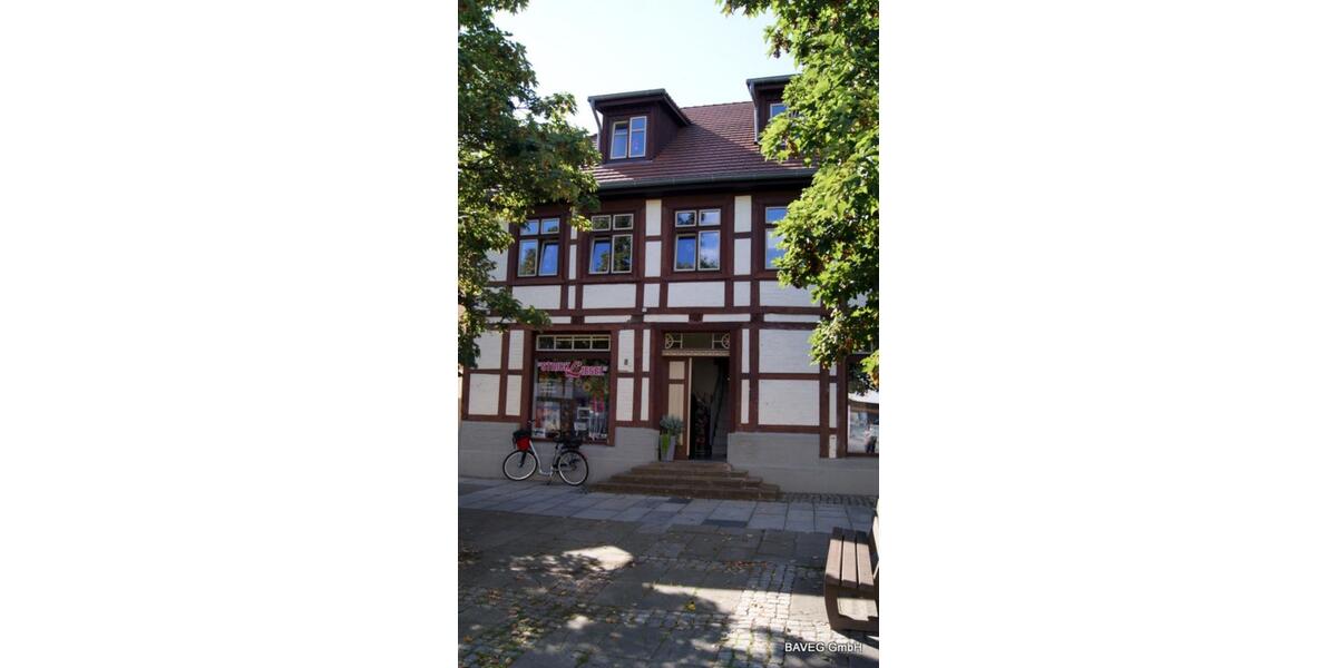 006-020 Büro- oder Ladenfläche mit Schaufenster am Lindenplatz zu vermieten EG zimmer