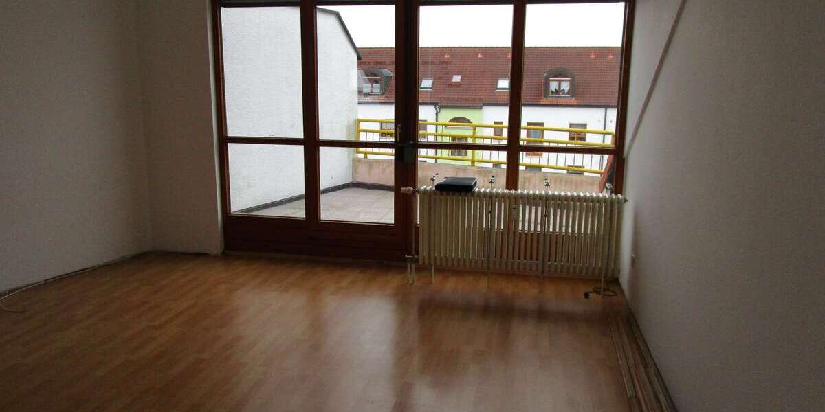 Etagenwohnung Waldheim Schönberg - 3 Zimmer, 83 m&sup2;, 463&euro; | Angebot:24155953