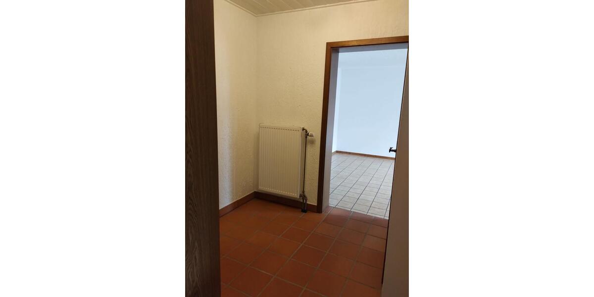 Souterrain-Wohnung 2 zimmer