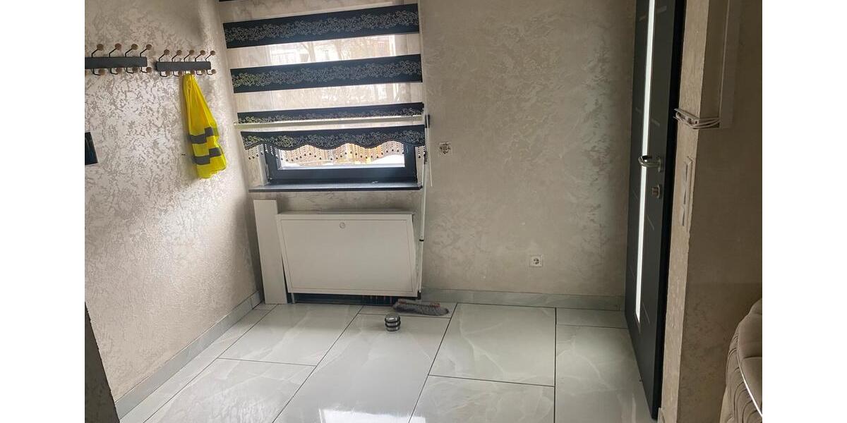 Einfamilienhaus Nürtingen - 6 Zimmer, 250 m&sup2;, 2.500&euro; | Angebot:25047803