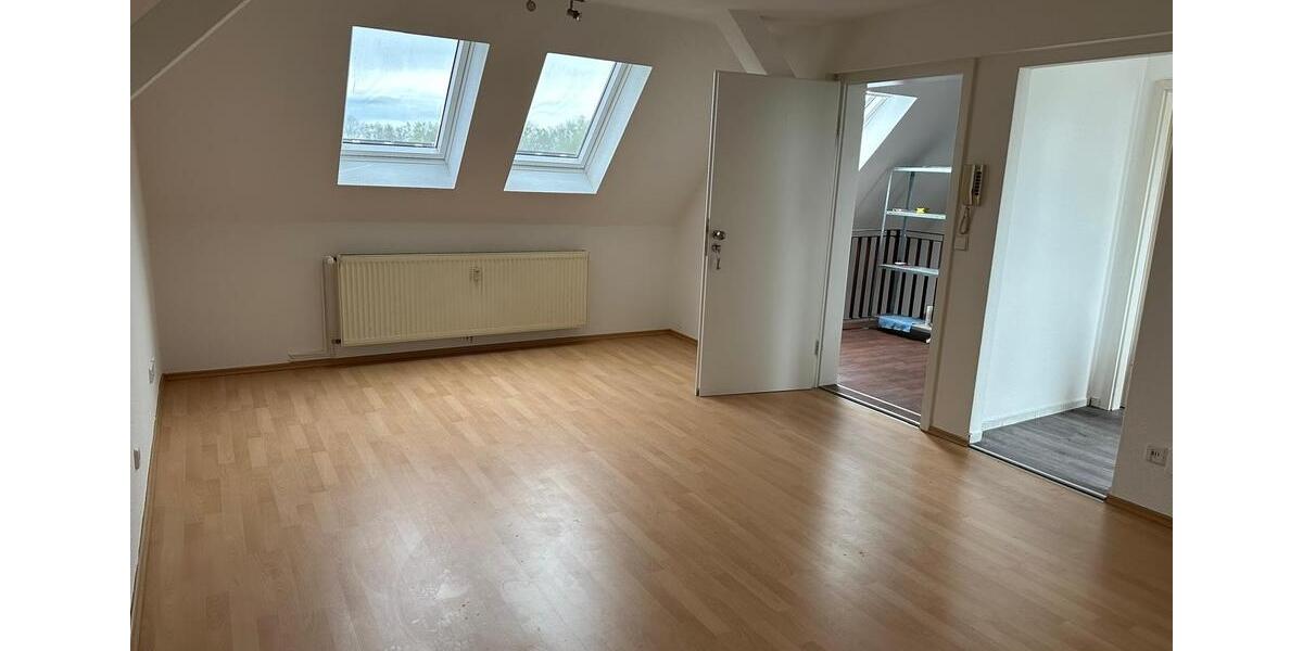 Gemütliche Dachgeschoss Wohnung 2 zimmer