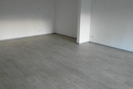 Ruhig im Zentrum! 1,5 - 2 Zi.-Whg. mit Badewanne, Balkon, hochwertiger Einbauküche und Kfz.-Platz! 1 zimmer