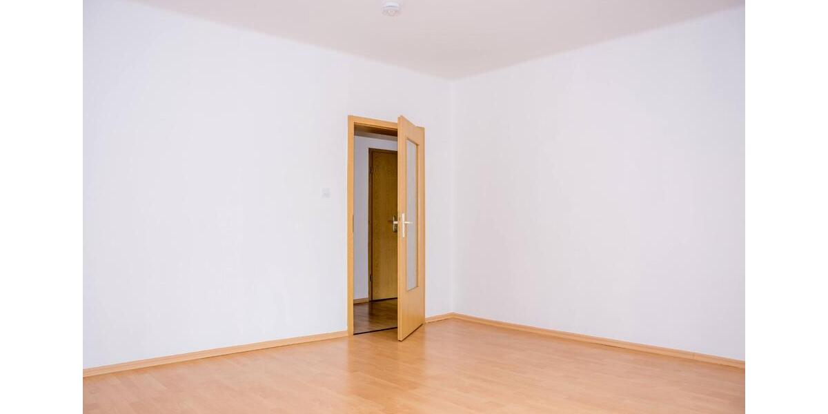 Helle 3 ZKB im EG mit Südwest-Balkon in 4-Familienhaus 3 zimmer