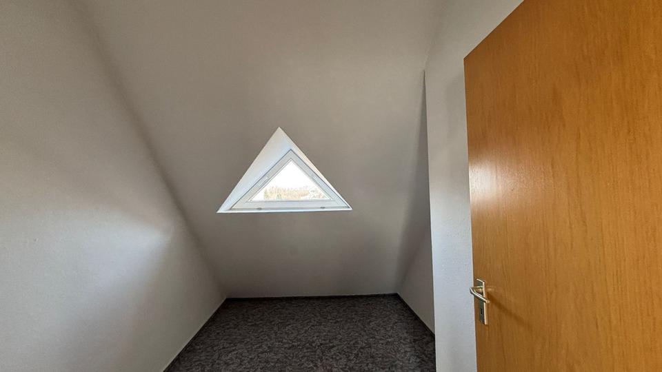 Dachgeschoßwohnung Uhldingen-Mühlhofen Mühlhofen - 2 Zimmer, 84 m&sup2;, 1.200&euro; | Angebot:25085107